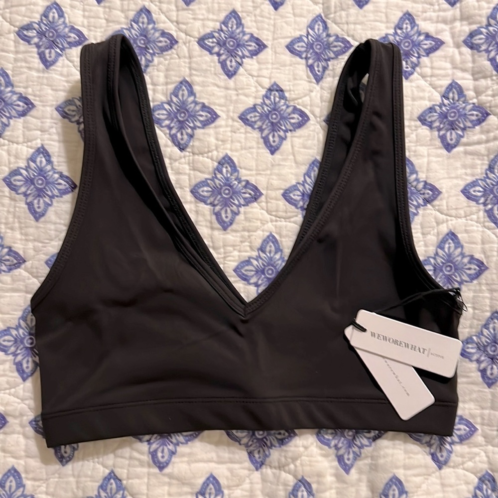 NWT WeWoreWhat Active V-Neck Bra Top